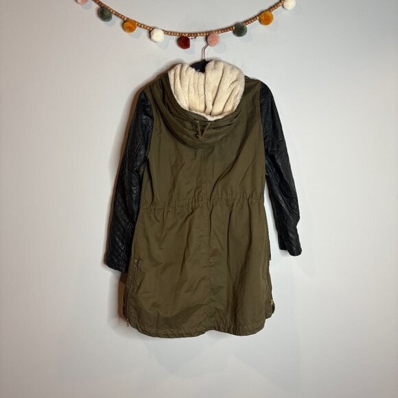 Zara Olive Green Coat with Quilted Faux Leather Sleeves - Removable lining - Picture 7 of 7